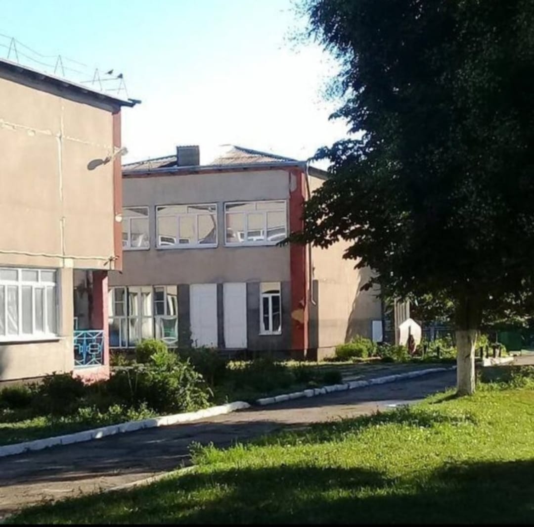 Фотография школы.